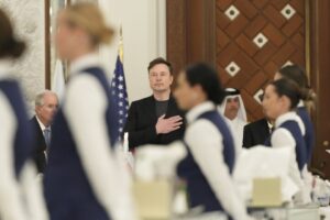 elon musk in orientul mijlociu