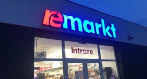 Magazin remarkt intrare