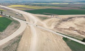 șantierul Autostrăzii A7, Bacău – Pașcani, mai 2025