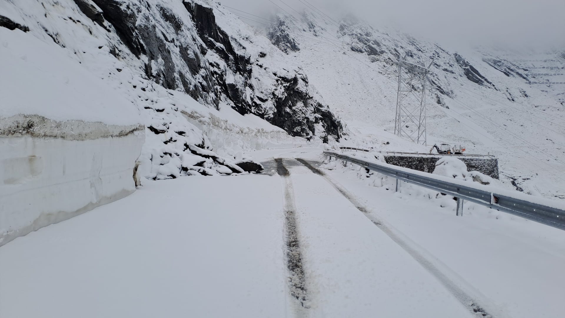 Zapada pe Transfagarasan in mai