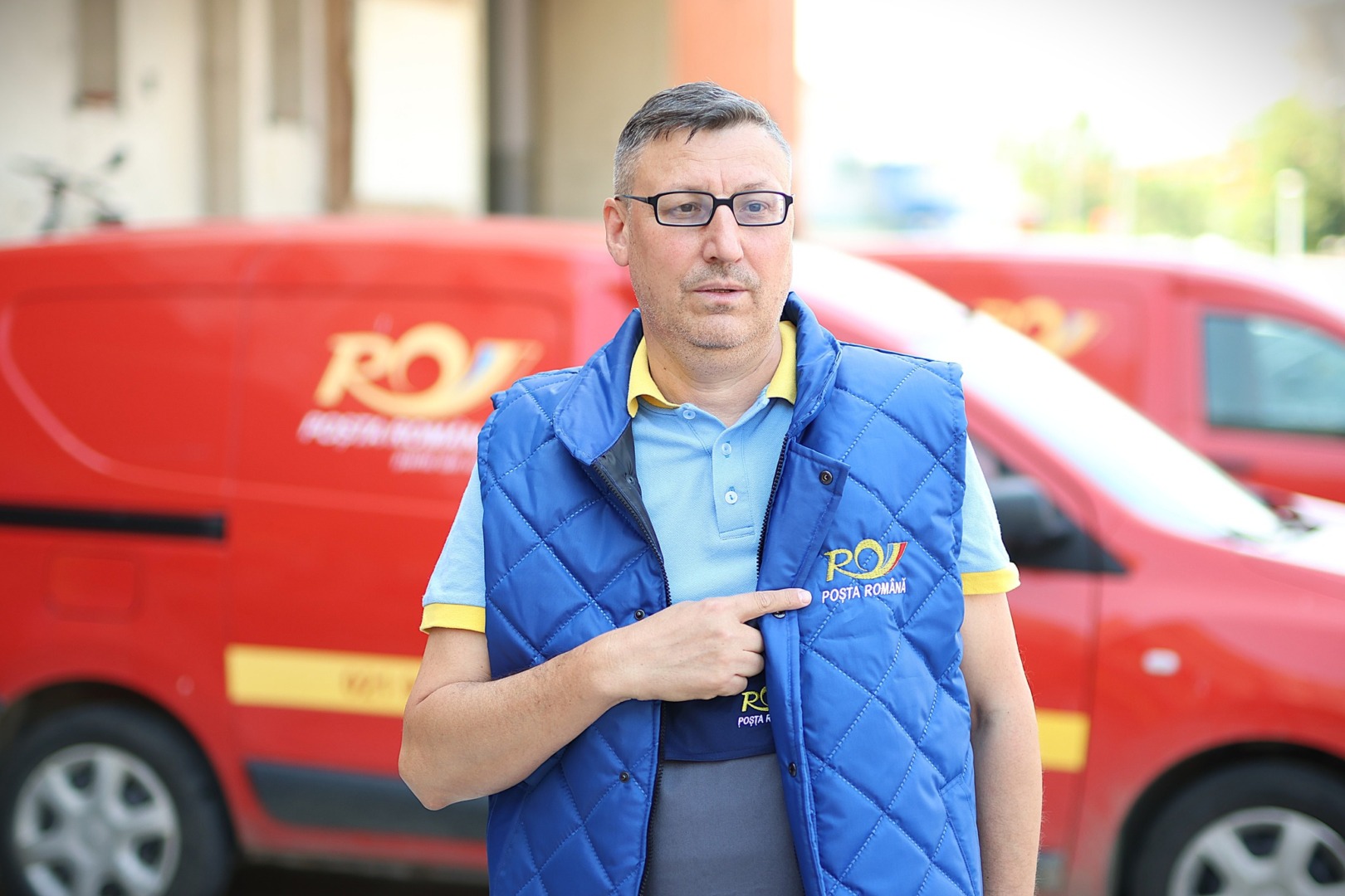 Posta Romana uniforme