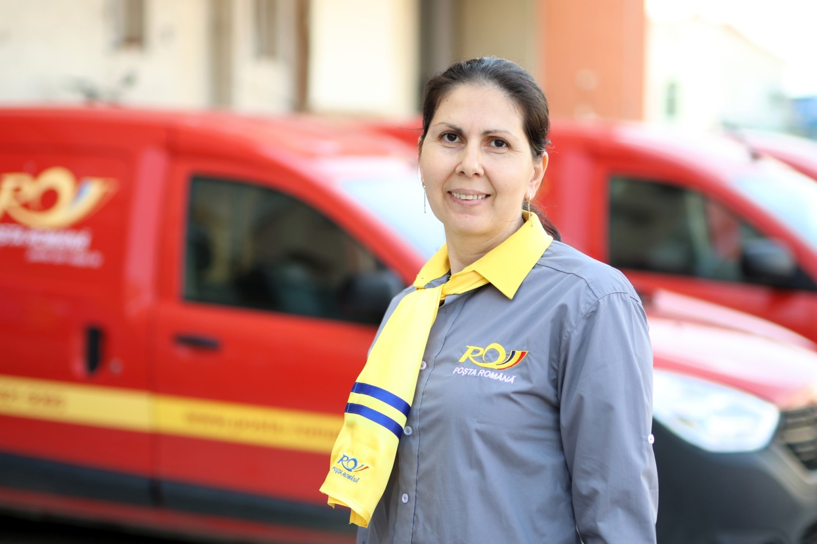 posta romana uniforme 2025