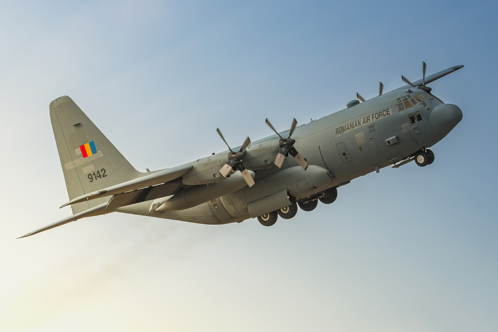 Forțele Aeriene Române, avion Lockheed C-130H-2 Hercules