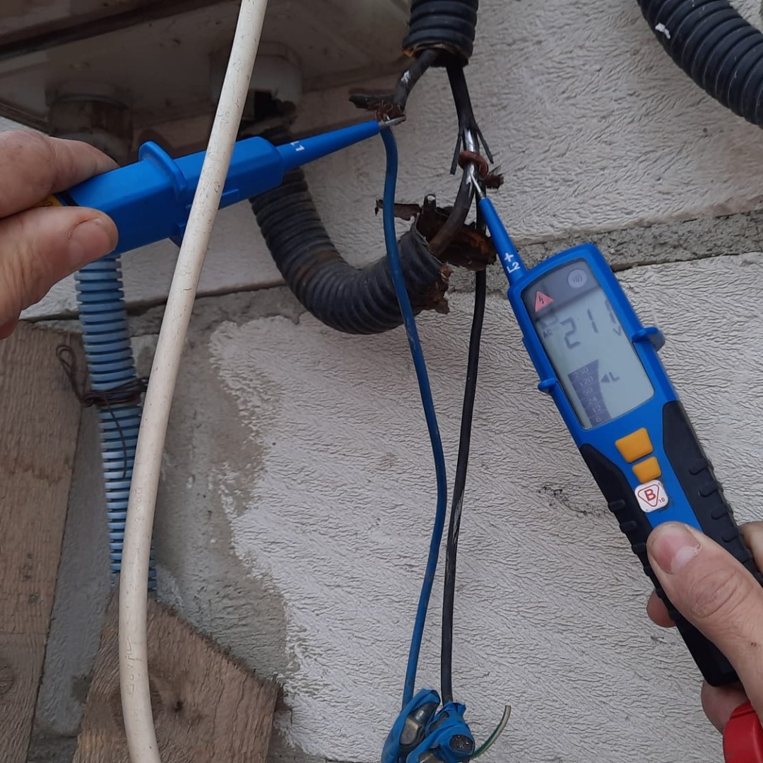 furt energie electrica